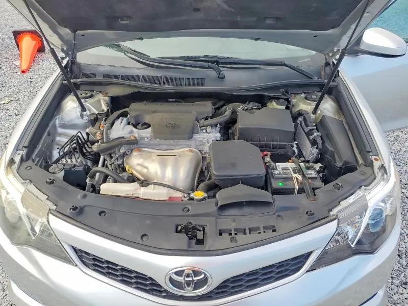 2014 TOYOTA CAMRY SE  