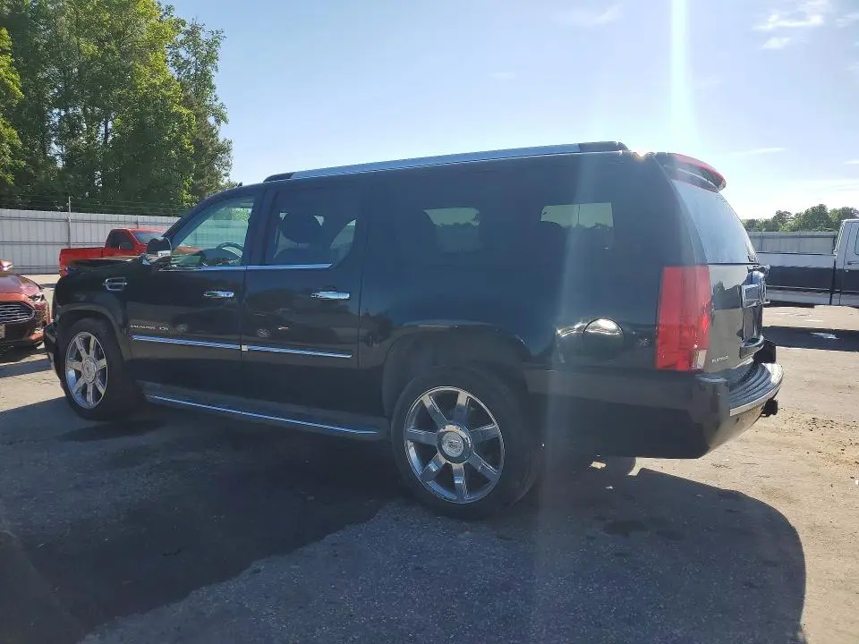 2011 CADILLAC ESCALADE ESV LUXURY  