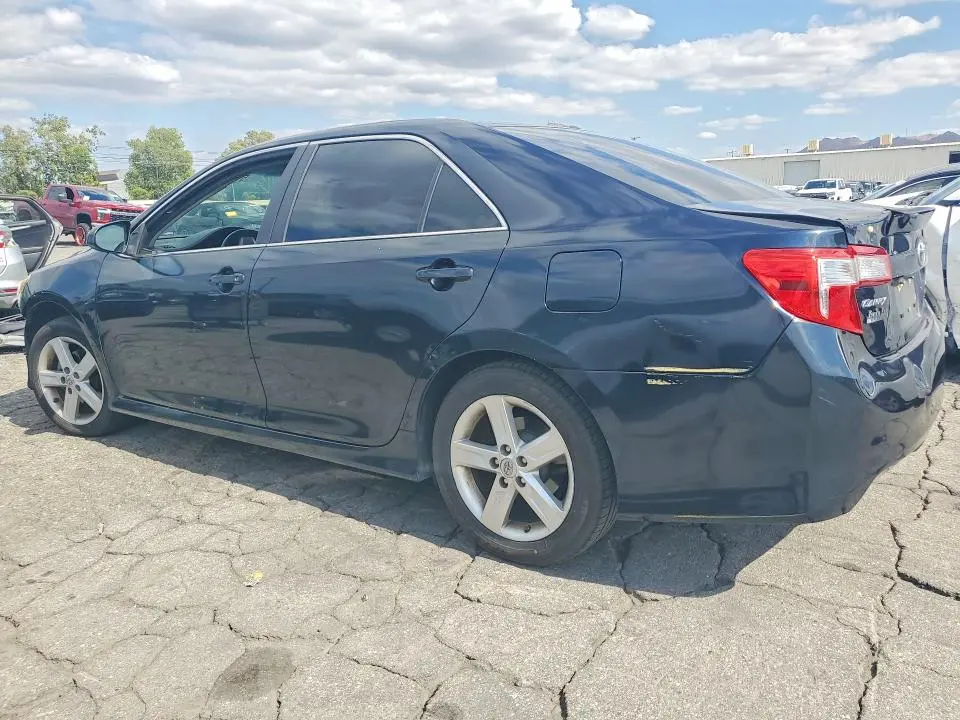 2014 TOYOTA CAMRY SE  