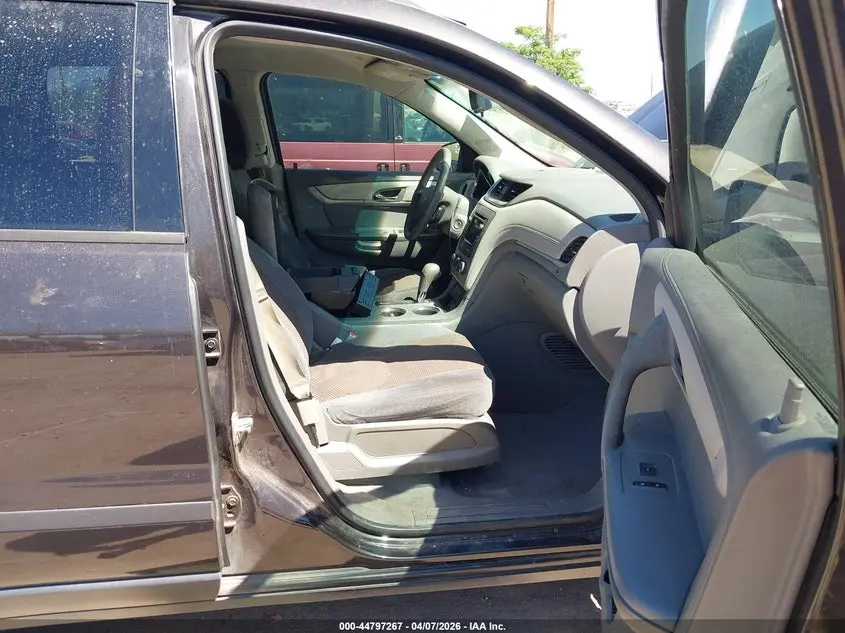 2017 CHEVROLET TRAVERSE LS