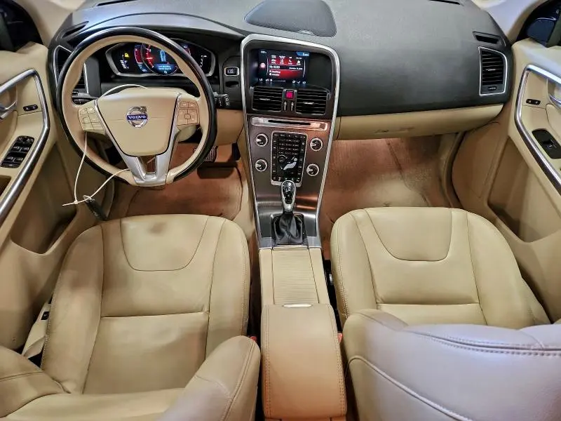 2015 VOLVO XC60 T5 PLATINUM  