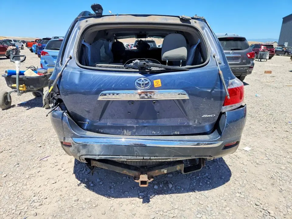 2013 TOYOTA HIGHLANDER PLUS  
