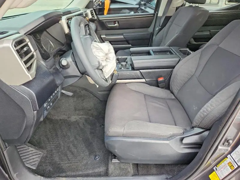 2024 TOYOTA TUNDRA CREWMAX SR5  