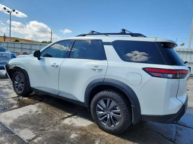 2022 NISSAN PATHFINDER SV  