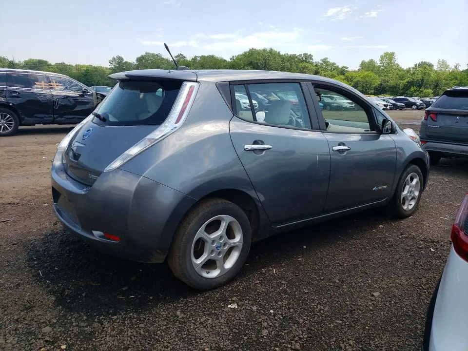 2014 NISSAN LEAF SV  