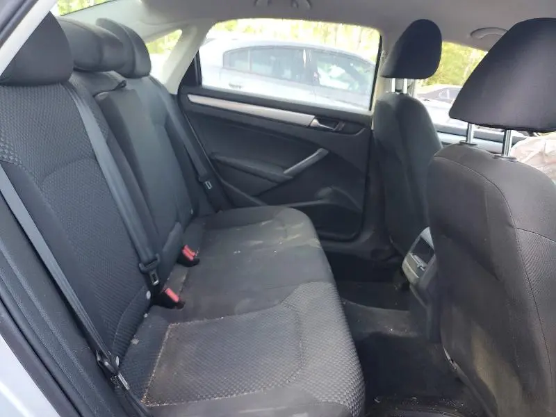 2012 VOLKSWAGEN PASSAT S  