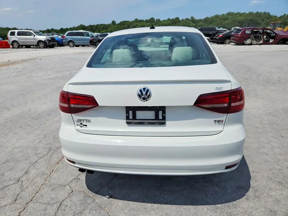 2016 VOLKSWAGEN JETTA SPORT  
