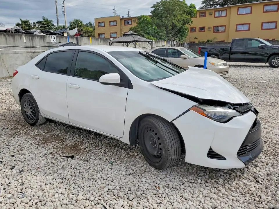 2017 TOYOTA COROLLA LE  