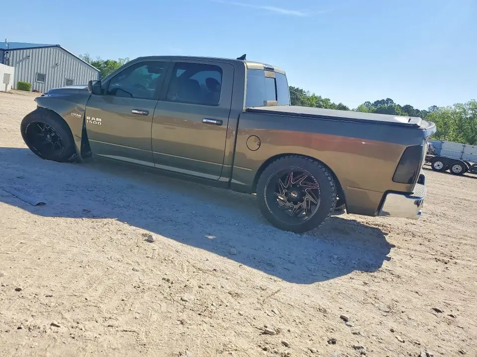 2015 RAM 1500 SLT  
