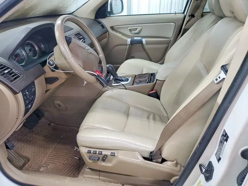 2011 VOLVO XC90 3.2  