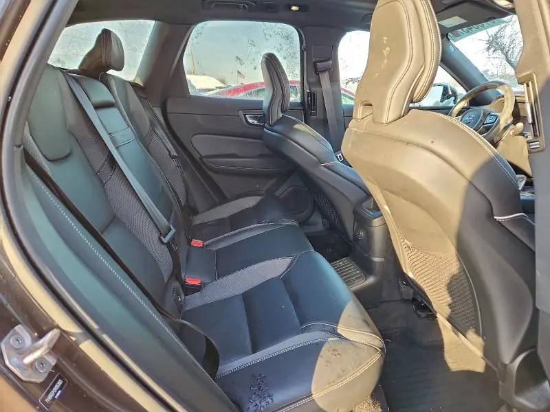 2022 VOLVO XC60 T8 RECHARGE R-DESIGN  
