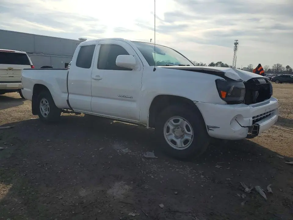 2011 TOYOTA TACOMA BASE  