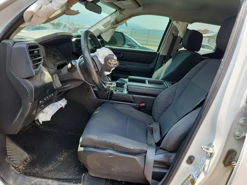 2022 TOYOTA TUNDRA SR  