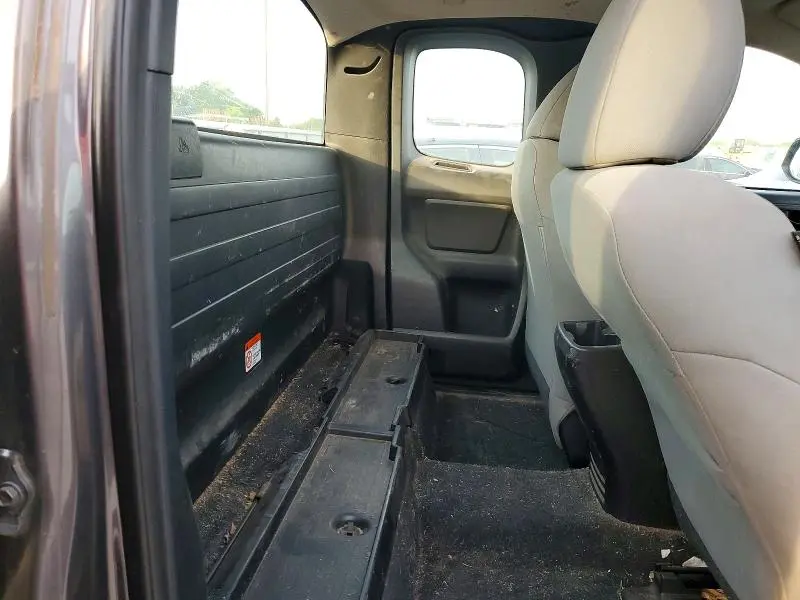 2016 TOYOTA TACOMA SR  