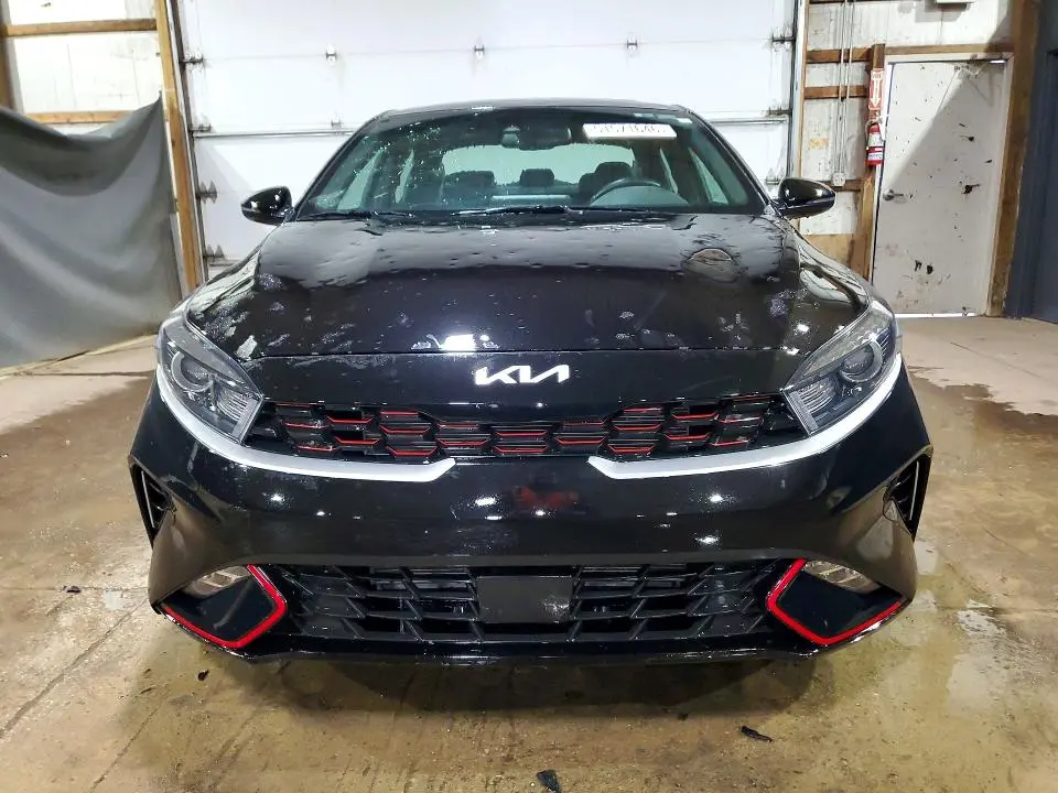 2023 KIA FORTE GT LINE  