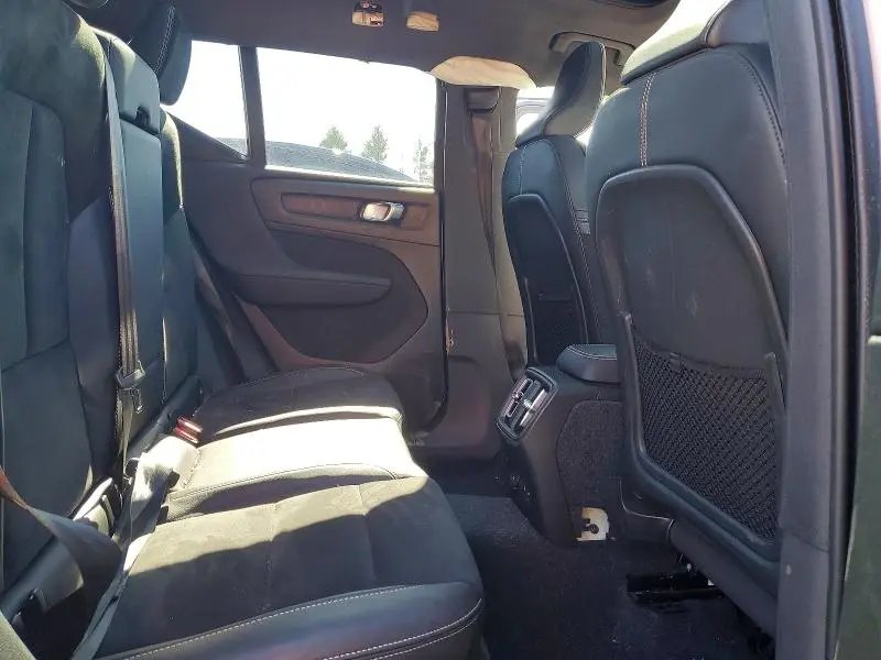 2022 VOLVO XC40 P8 RECHARGE PLUS  