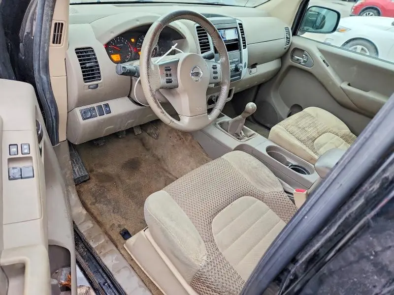 2011 NISSAN FRONTIER SV V6  