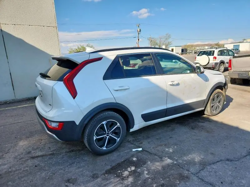 2023 KIA NIRO EX  