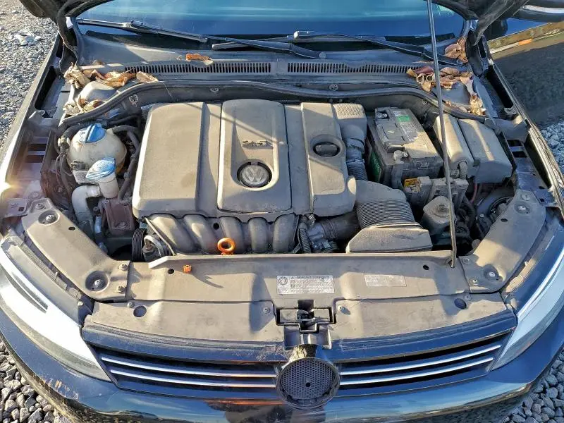 2013 VOLKSWAGEN JETTA SE  