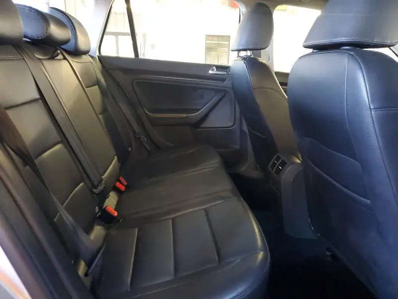 2011 VOLKSWAGEN JETTA TDI  