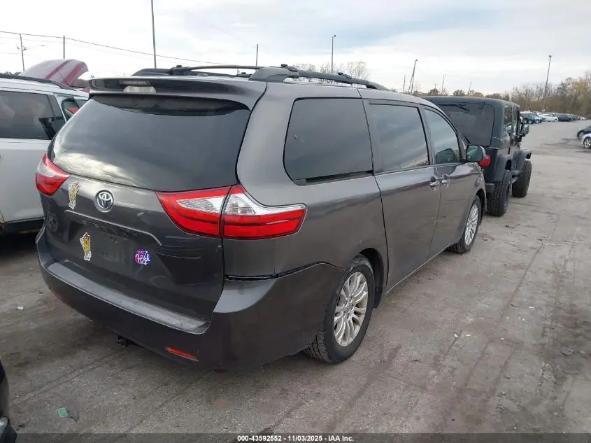 2015 TOYOTA SIENNA XLE 8 PASSENGER