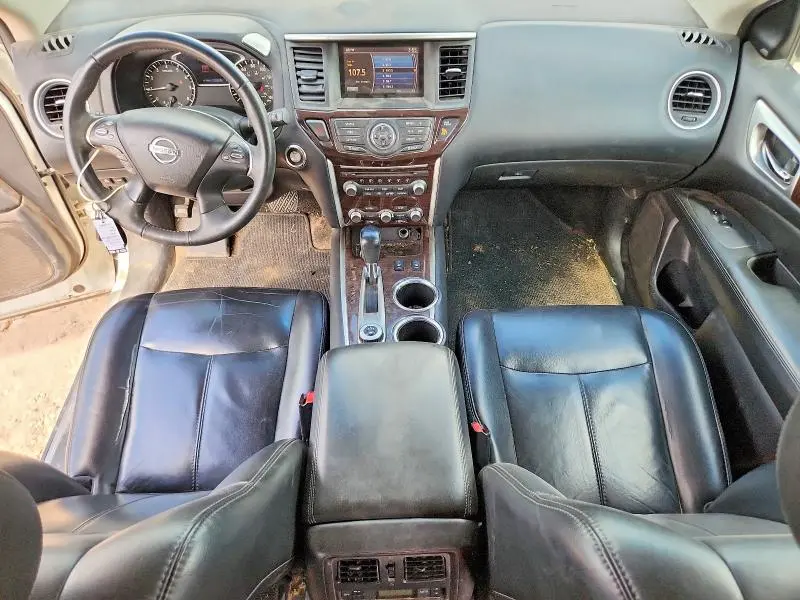 2016 NISSAN PATHFINDER SL  