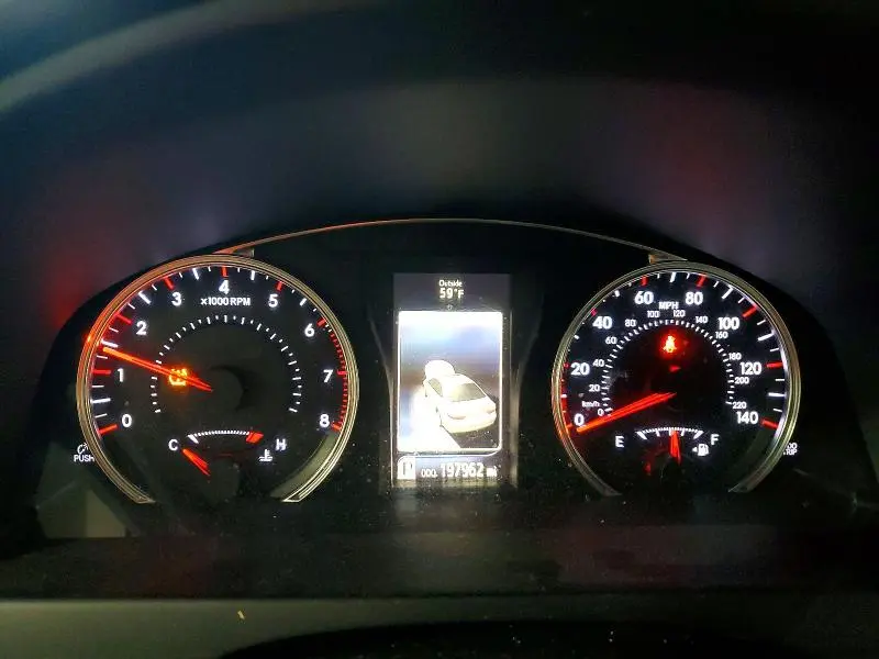 2016 TOYOTA CAMRY SE  