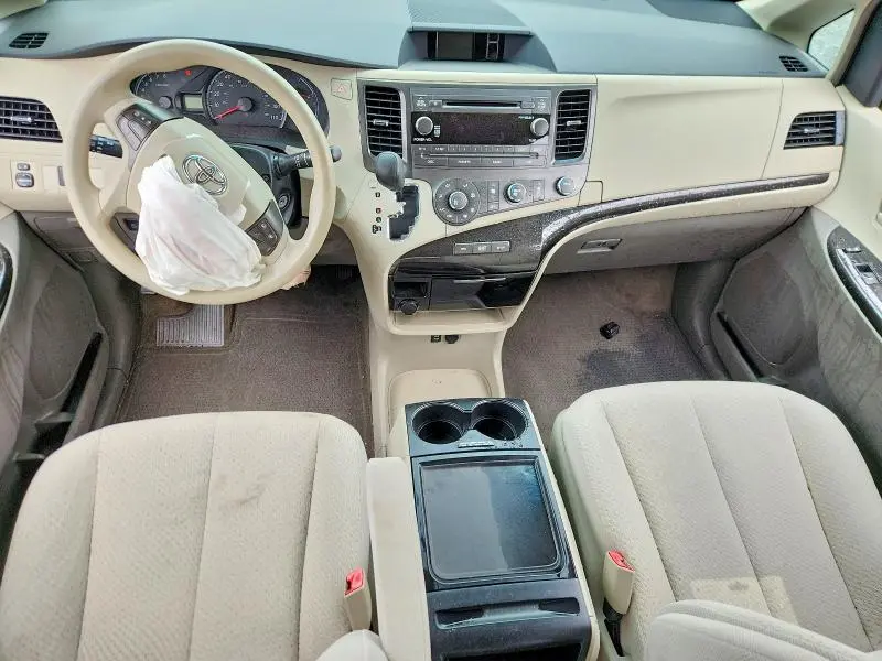 2012 TOYOTA SIENNA LE  