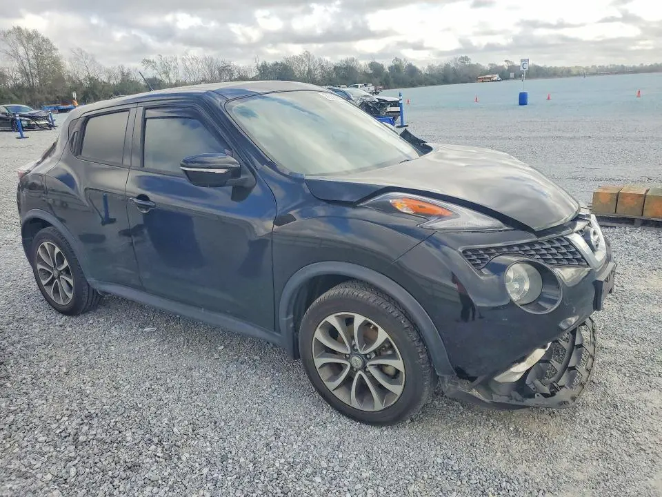 2017 NISSAN JUKE SV  