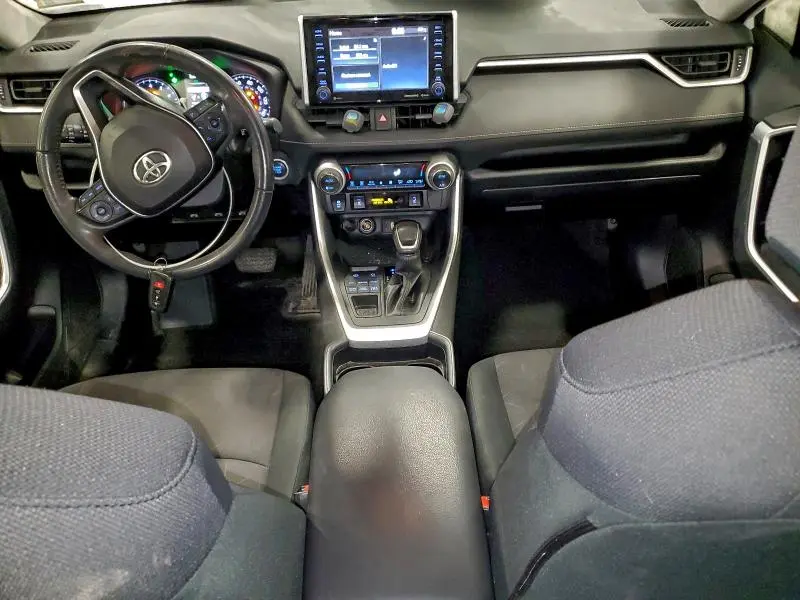 2019 TOYOTA RAV4 XLE  