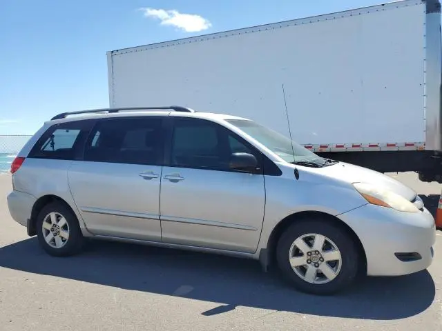 2010 TOYOTA SIENNA CE  