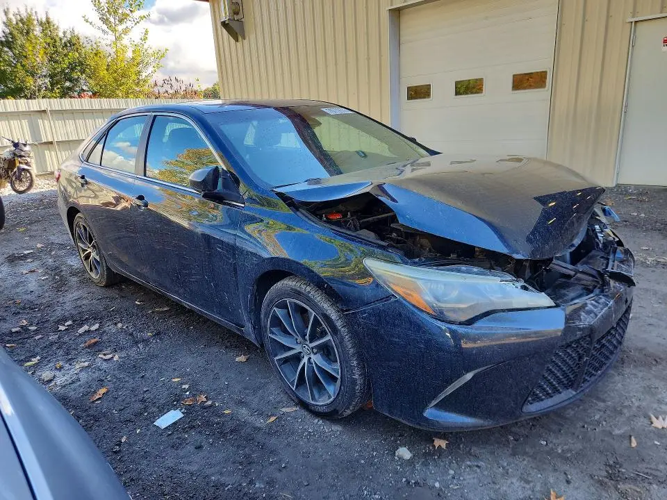 2015 TOYOTA CAMRY XSE V6  