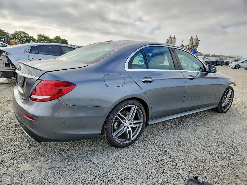 2017 MERCEDES-BENZ E 300  
