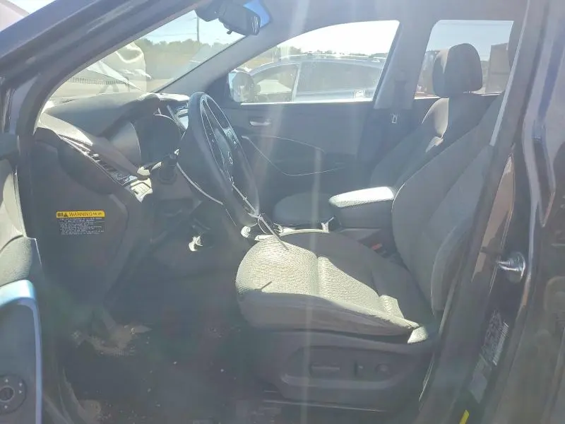 2018 HYUNDAI SANTA FE SE  