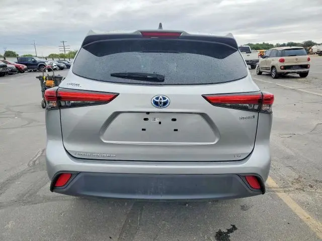 2022 TOYOTA HIGHLANDER HYBRID LE  