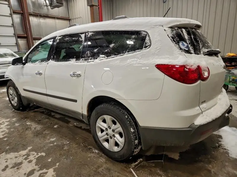 2010 CHEVROLET TRAVERSE LS  