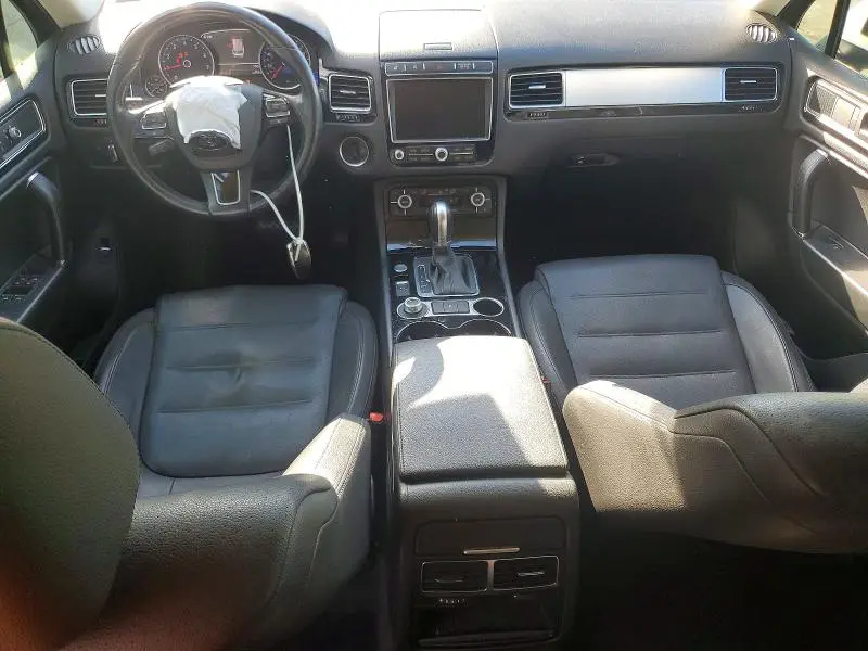 2016 VOLKSWAGEN TOUAREG SPORT  