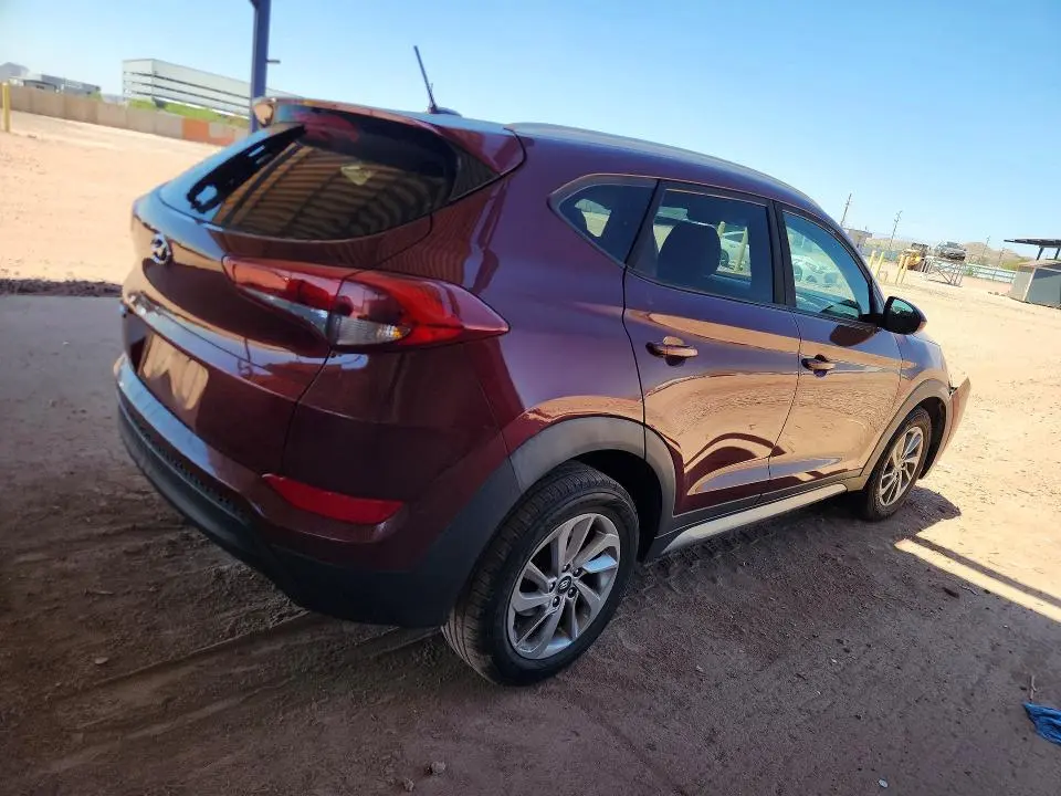 2017 HYUNDAI TUCSON SE  