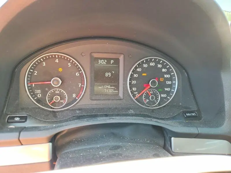 2010 VOLKSWAGEN JETTA S  