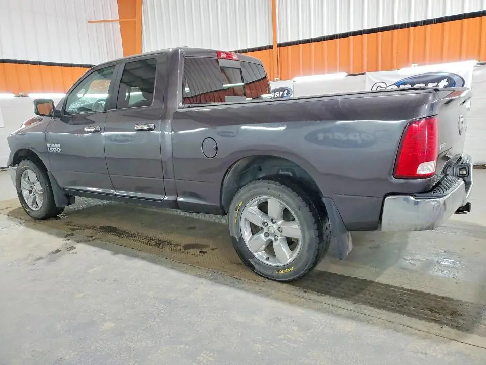 2016 RAM 1500 SLT  