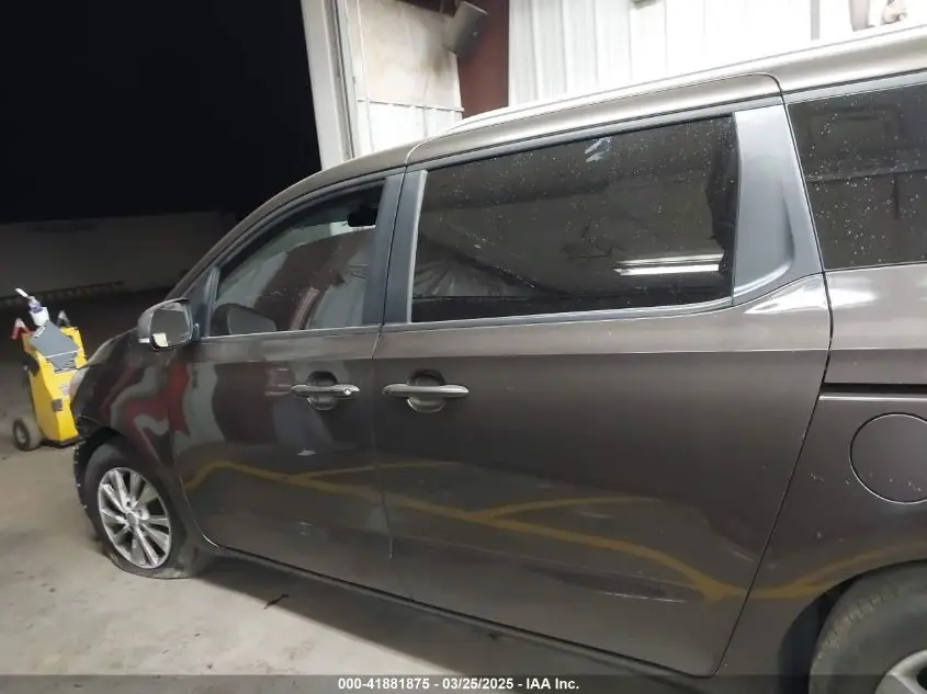 2017 KIA SEDONA LX