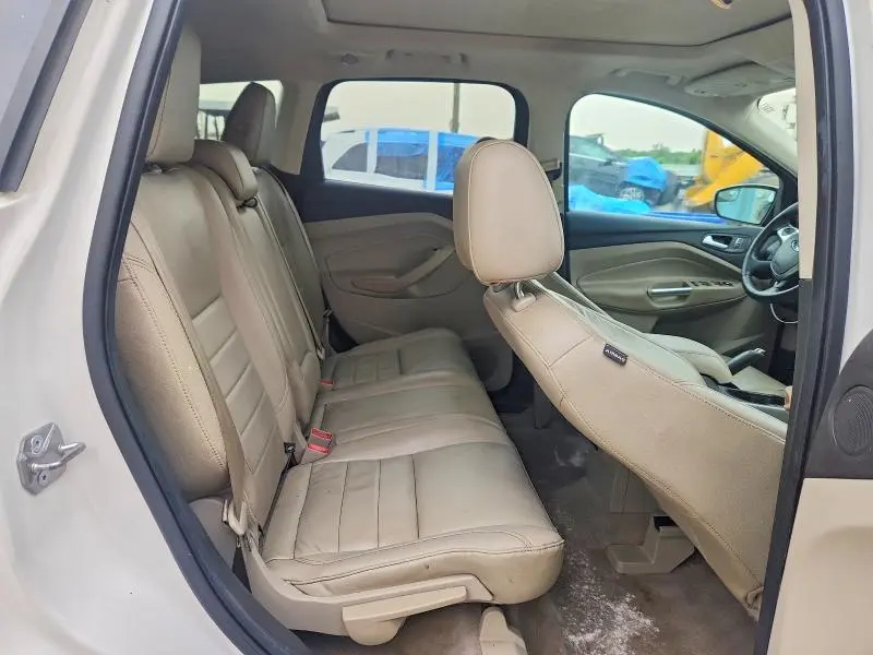 2015 FORD ESCAPE SE  