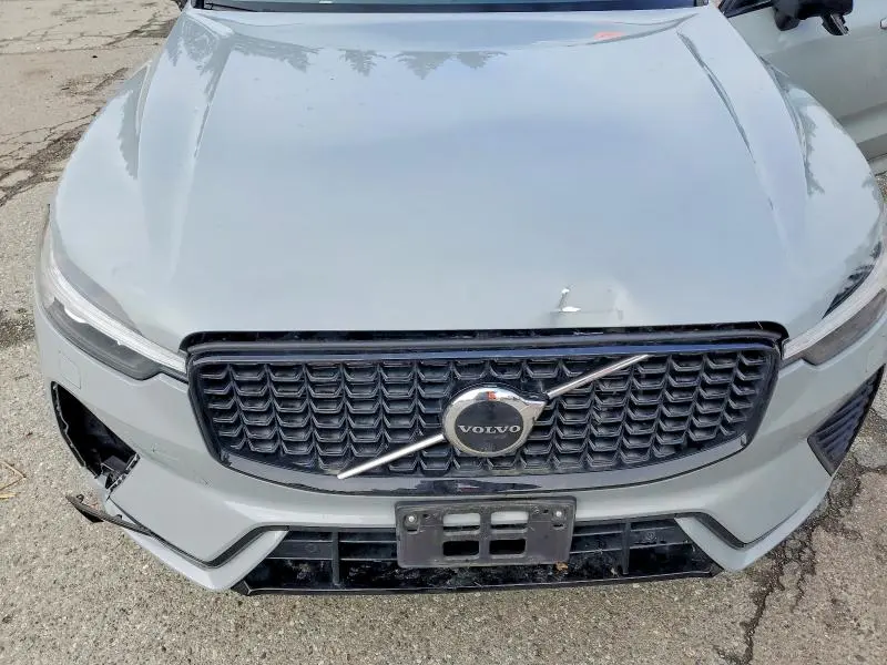 2024 VOLVO XC60 PLUS  