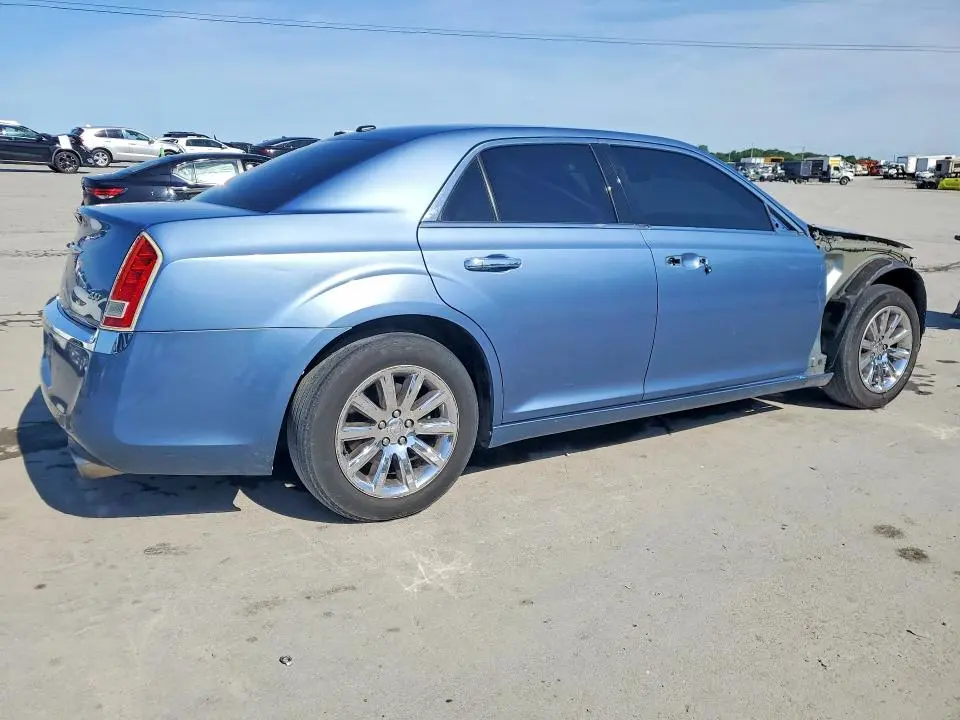 2011 CHRYSLER 300 LIMITED  