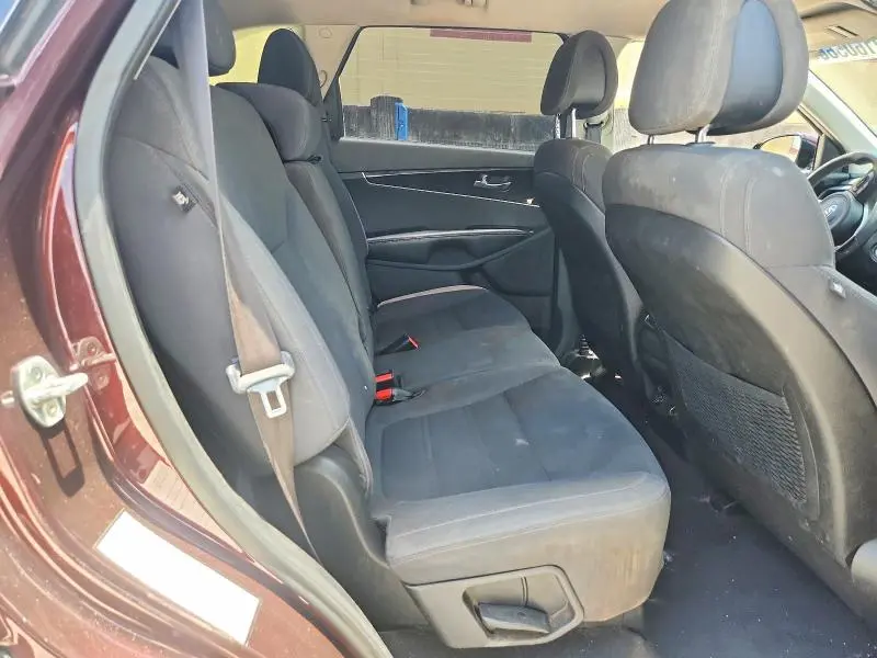 2016 KIA SORENTO LX V6  