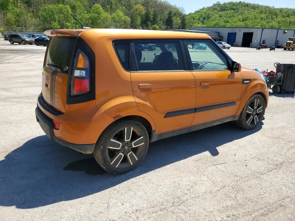 2010 KIA SOUL +  