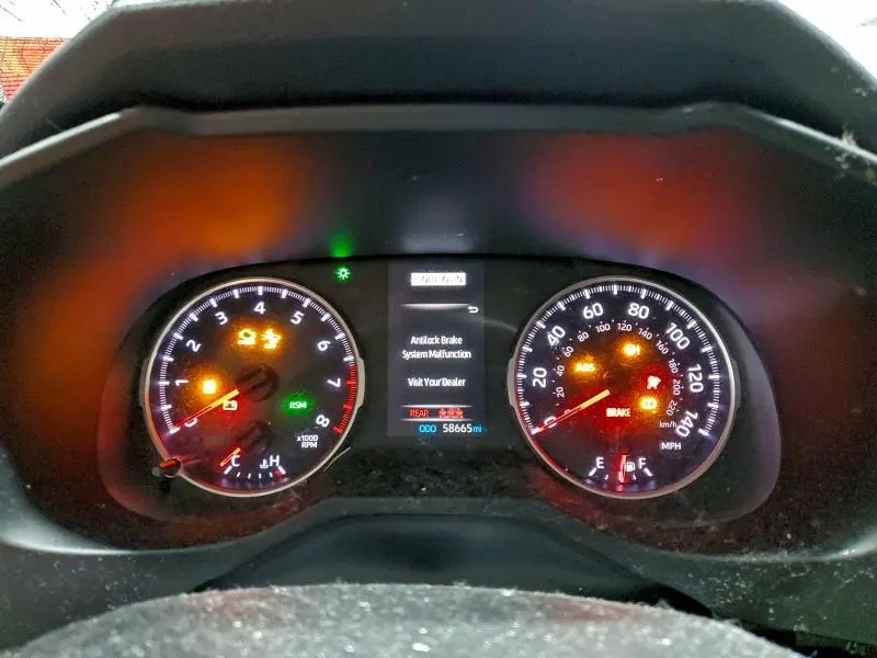 2020 TOYOTA RAV4 XLE  