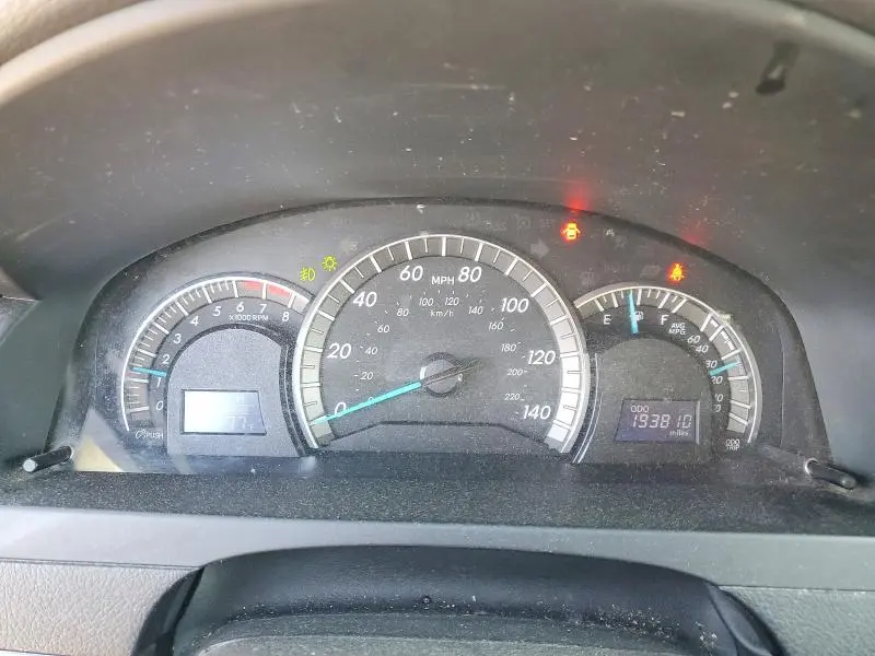 2014 TOYOTA CAMRY SE  