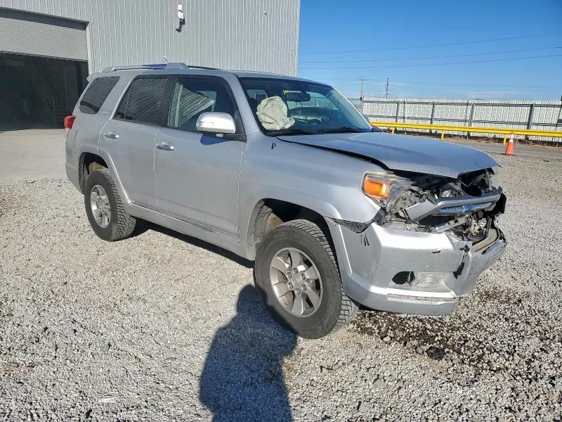 2011 TOYOTA 4RUNNER SR5  