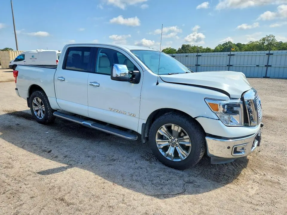 2018 NISSAN TITAN SL  